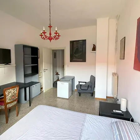 Living Bedroom *